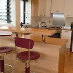 דירה Grove Homes 3 Bed By Trident Homes