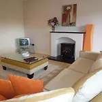 Grove Homes 3 Bed By Trident Homes דירה *