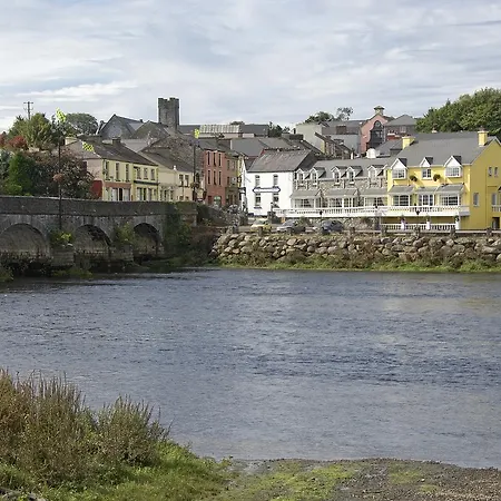 Grove Homes 3 Bed By Trident Homes 아파트 *