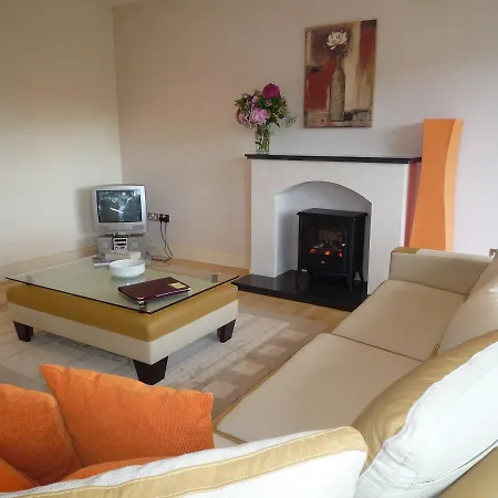 Grove Homes 3 Bed By Trident Homes 公寓 *