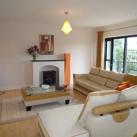 Grove Homes 3 Bed By Trident Homes 公寓