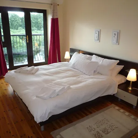 公寓 Grove Homes 3 Bed By Trident Homes 基洛格林